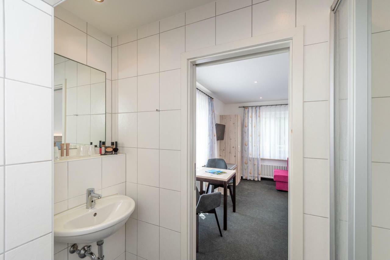 Gaestehaus Holzer Констанц Номер фото